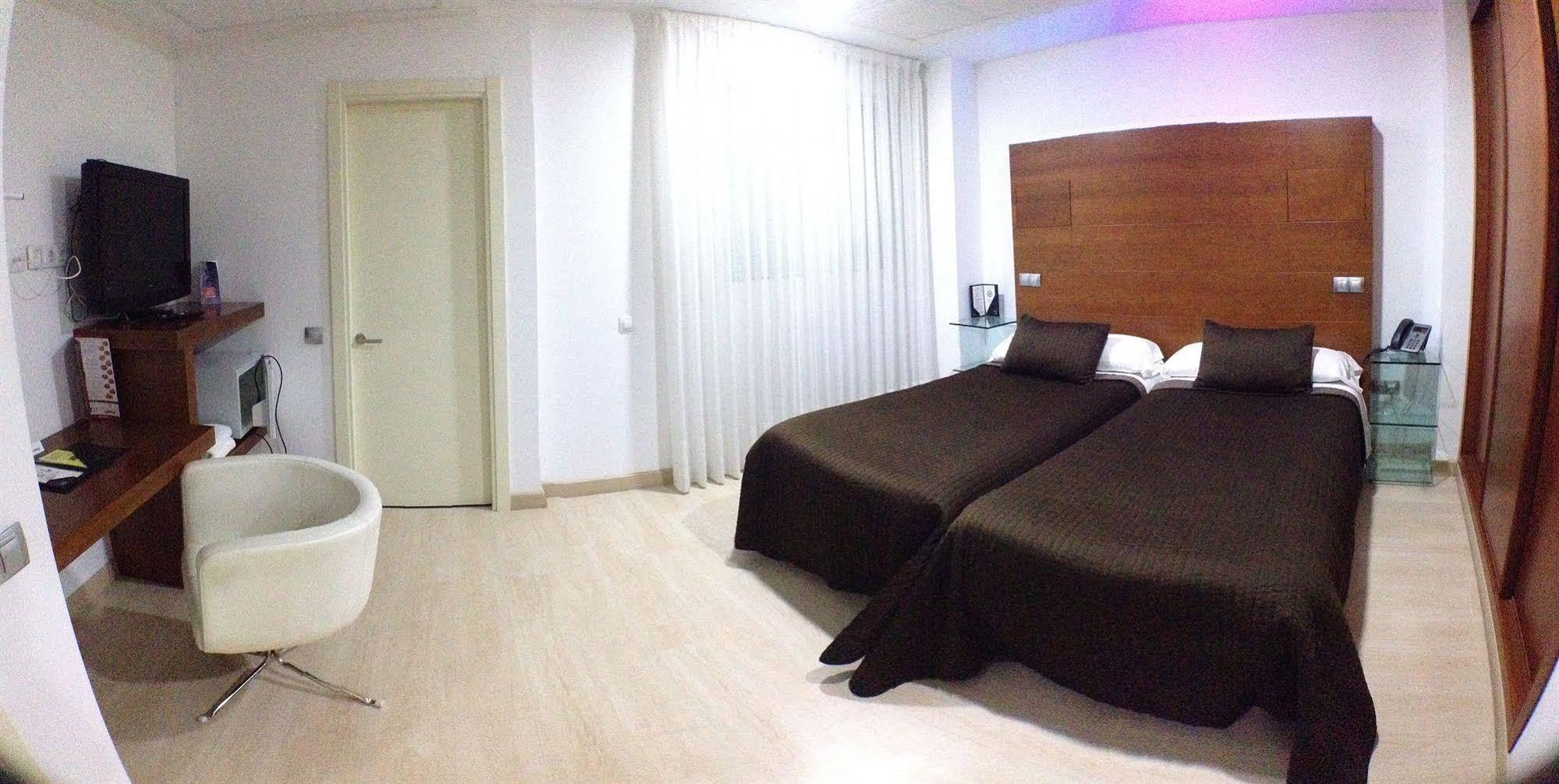 Nap Oviedo Hotel Exterior photo